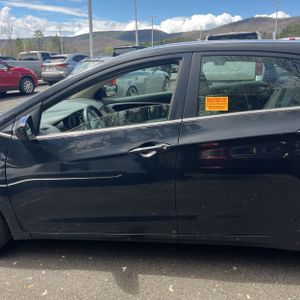 HYUNDAI ELANTRA GT BASE - 4