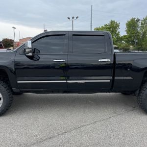 CHEVROLET SILVERADO - 4