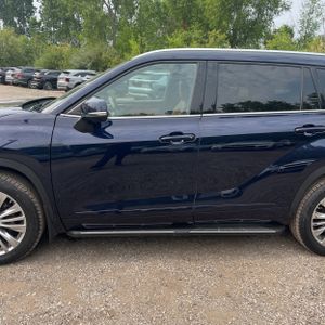2024 Toyota HIGHLANDER LIMITED photo 4