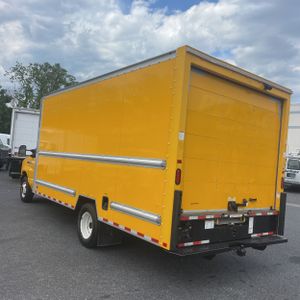 FORD E-350 CUTAWAY - 5