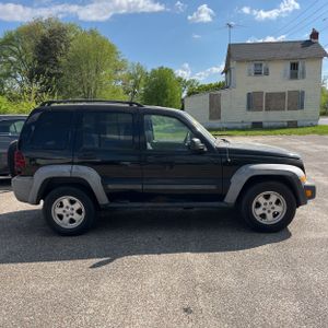 JEEP LIBERTY SPORT - 10