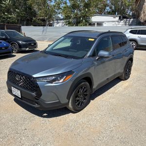 2022 Toyota COROLLA CROSS LE photo 1