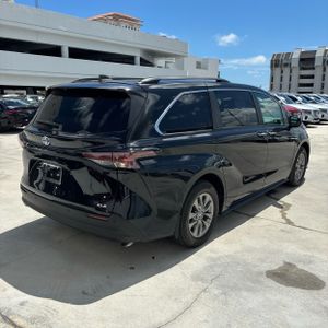 2025 Toyota SIENNA XLE 8-PASSENGER 照片 8
