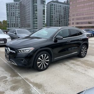 MERCEDES-BENZ GLA - 1