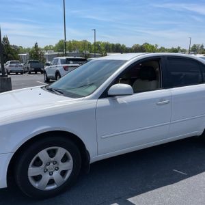 HYUNDAI SONATA GLS - 2