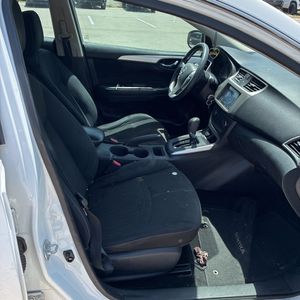 2016 Nissan SENTRA S thumbnail 32