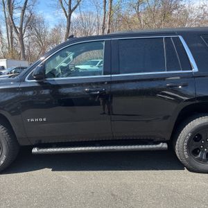 CHEVROLET TAHOE LS - 4