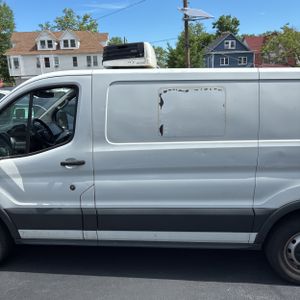 FORD TRANSIT 150 - 4