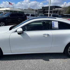 MERCEDES-BENZ E-CLASS - 4