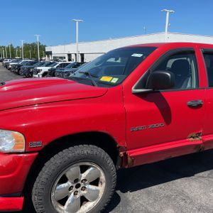 2004 Dodge RAM 1500 SLT 照片 2