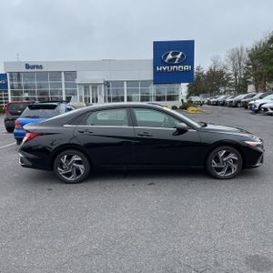 HYUNDAI ELANTRA LIMITED - 10