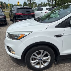 صورة 2 لـ 2017 FORD ESCAPE SE