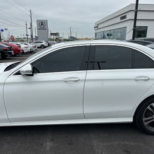 MERCEDES-BENZ E-CLASS - 4