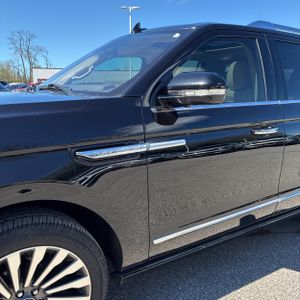 LINCOLN NAVIGATOR RESERVE - 2