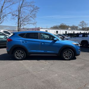 HYUNDAI TUCSON SE - 10