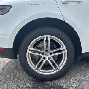 2019 Porsche MACAN BASE — миниатюра 19