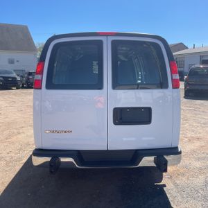 CHEVROLET EXPRESS 2500 - 7