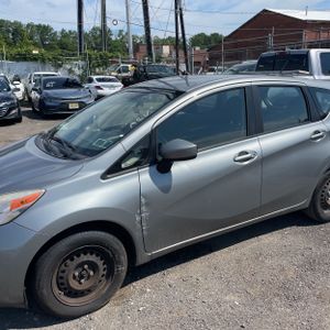 2015 Nissan VERSA NOTE SV photo 2