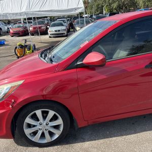 2013 Hyundai ACCENT GLS — фото 2