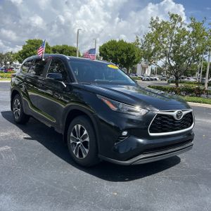 صورة 12 لـ 2023 Toyota HIGHLANDER XLE
