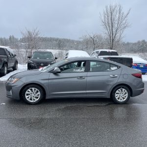 HYUNDAI ELANTRA SE - 3