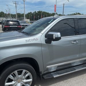 2025 Chevrolet SILVERADO 1500 HIGH COUNTRY photo 2