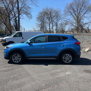 HYUNDAI TUCSON SE - 3