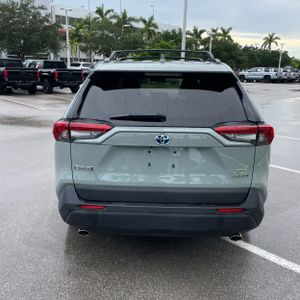 صورة 7 لـ 2021 Toyota RAV4 HYBRID XLE