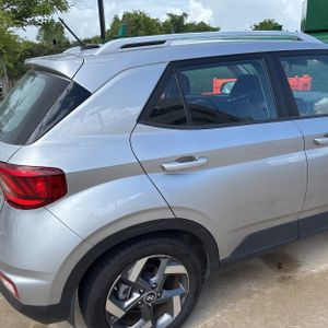 HYUNDAI VENUE SEL - 9