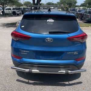 HYUNDAI TUCSON - 6