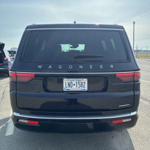 JEEP WAGONEER SERIES III - 7