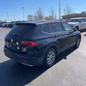 VOLKSWAGEN TIGUAN 2.0T S - 8