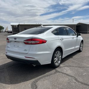 FORD FUSION SE - 8