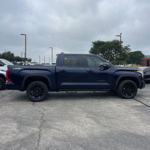 TOYOTA TUNDRA - 10