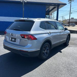 VOLKSWAGEN TIGUAN SE 4MOTION - 8