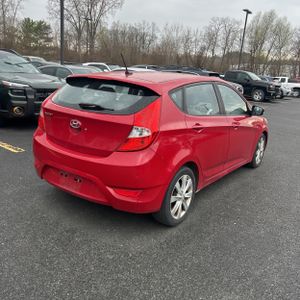 HYUNDAI ACCENT SE - 8