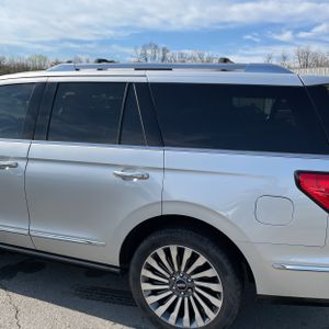 LINCOLN NAVIGATOR RESERVE - 6