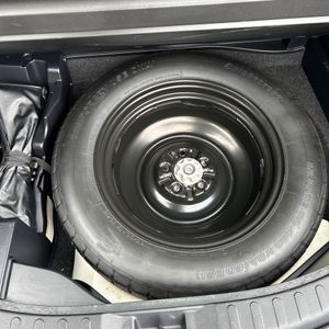 2018 Toyota RAV4 LE — фото 43
