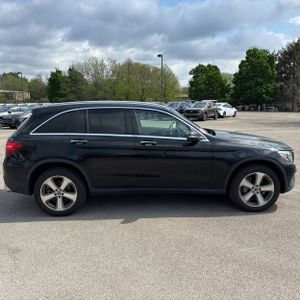 MERCEDES-BENZ GLC - 10