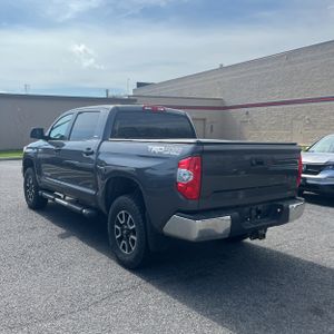 TOYOTA TUNDRA - 4