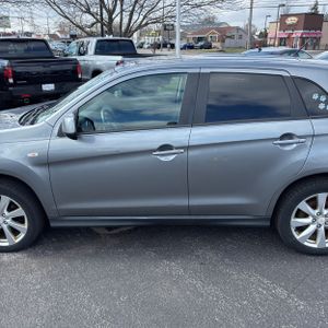 MITSUBISHI OUTLANDER SPORT ES - 4