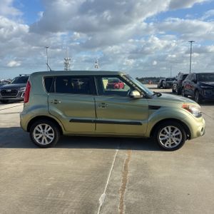 KIA SOUL + - 10