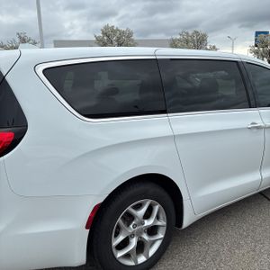 CHRYSLER PACIFICA TOURING - 9