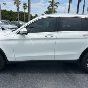 2022 Mercedes-BENZ GLC photo 4