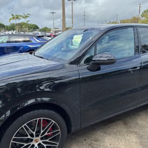 PORSCHE CAYENNE S - 2