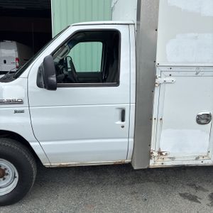 FORD E-350 CUTAWAY - 3