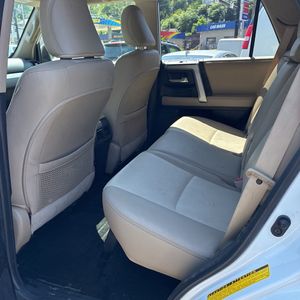 صورة مصغرة 37 لـ 2018 Toyota 4RUNNER SR5 PREMIUM