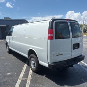 CHEVROLET EXPRESS 3500 - 5