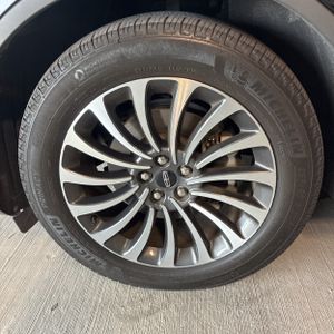 2023 Lincoln AVIATOR STANDARD thumbnail 17
