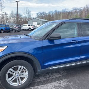 FORD EXPLORER XLT - 2